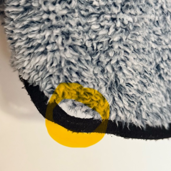 Sherpa Gray and Black Sweater - Picture 4 of 4